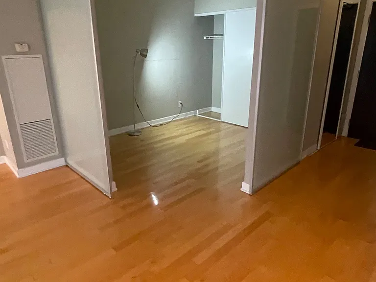 33 Charles St E #1512 — Photo 7
