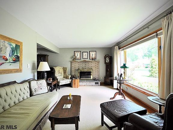 5th image of 947 Shady Ln