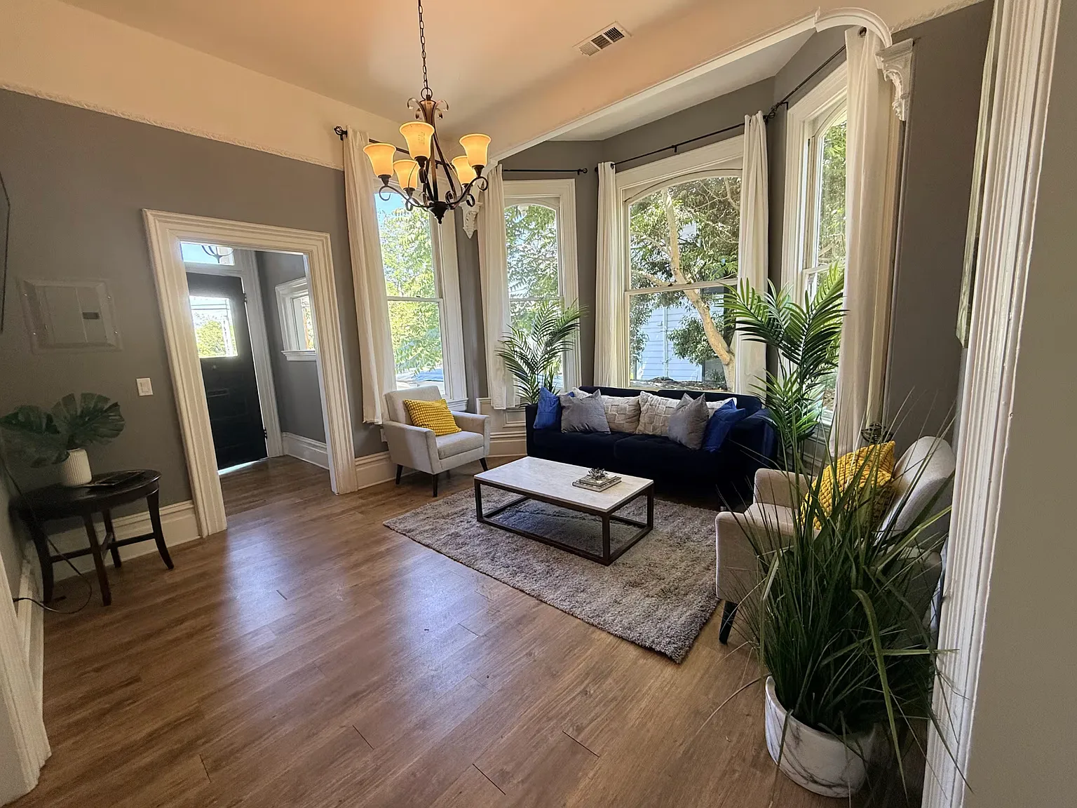 4 bed, 1250 sqft, $4,990 — Photo 4