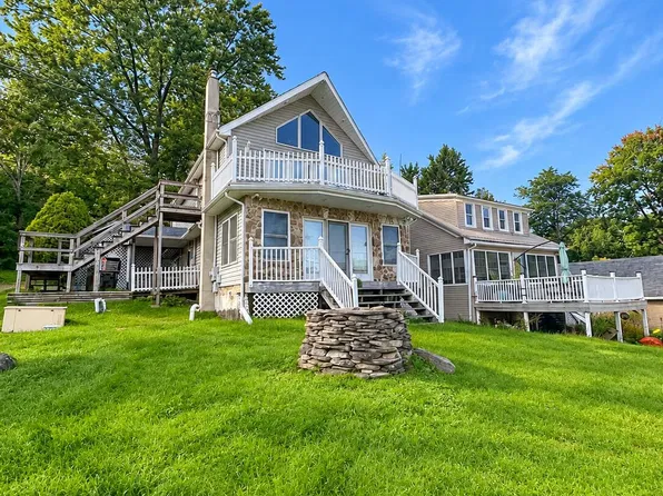 90 Lake Kewanee Rd, Factoryville, PA 18419
