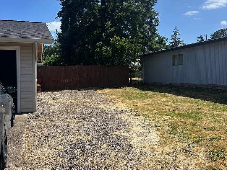 925 SW Birch St — Photo 10
