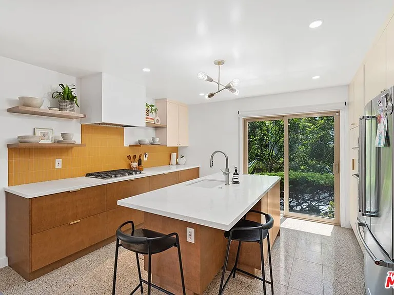 11260 Overland Ave #12D — Photo 3