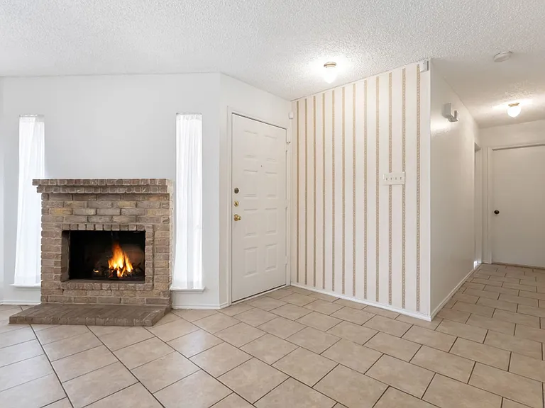 8430 Cranberry Hl — Photo 5