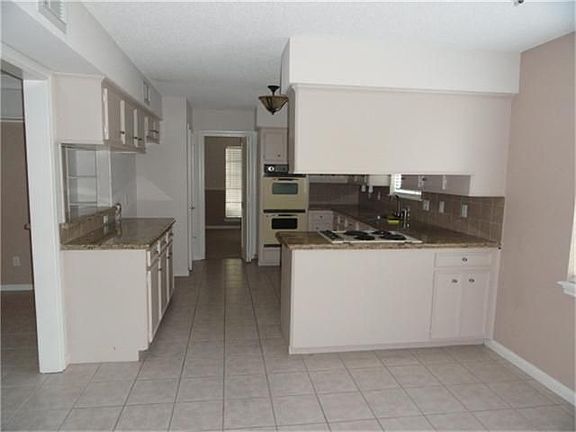 4th image of 2511 E Pebble Beach Dr