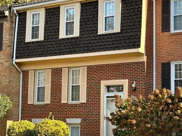 5863 Banning Pl, Burke, VA 22015