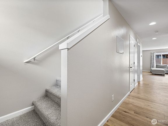 3rd image of 10504 189th Street E