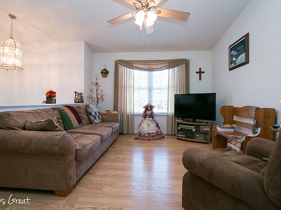 3rd image of 3378 Vlg Ct Ln NE