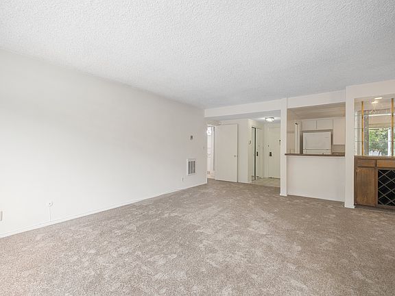 3rd image of 5600 Kensington Way Unit 110