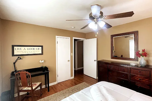3 bed, 1482 sqft, $3,695 — Photo 4