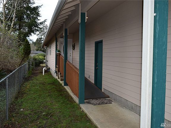 3rd image of 899 Duck Lake Dr SE