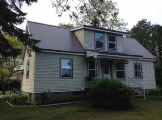 N4041 Schacht Rd, Marinette, WI 54143