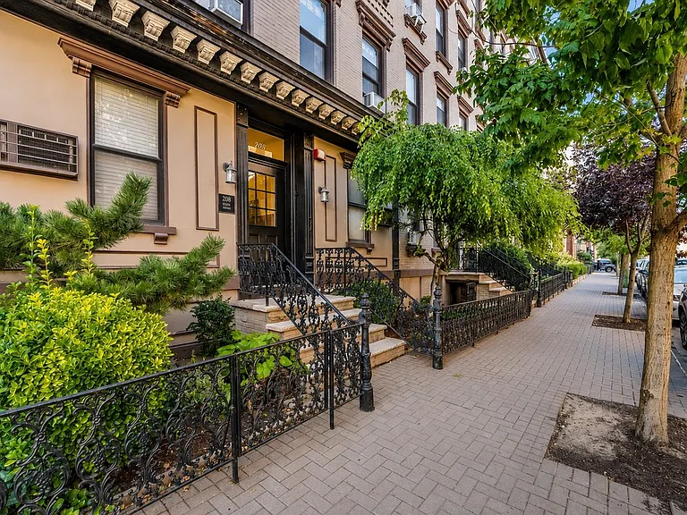 208 Willow Ave #201 — Photo 21
