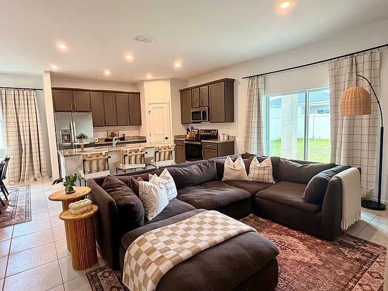 652 Crown Rose Dr — Photo 8