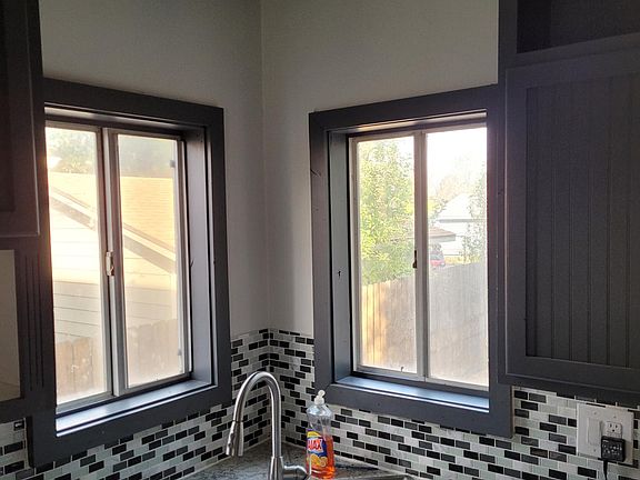 3rd image of 1023 W Pierpont Ave