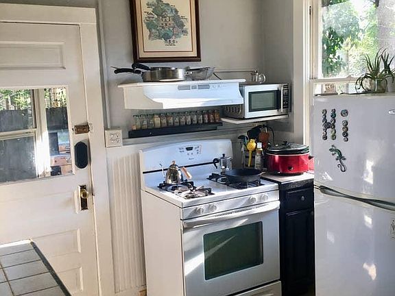 Gas stove, microwave will be left in home for tenant use