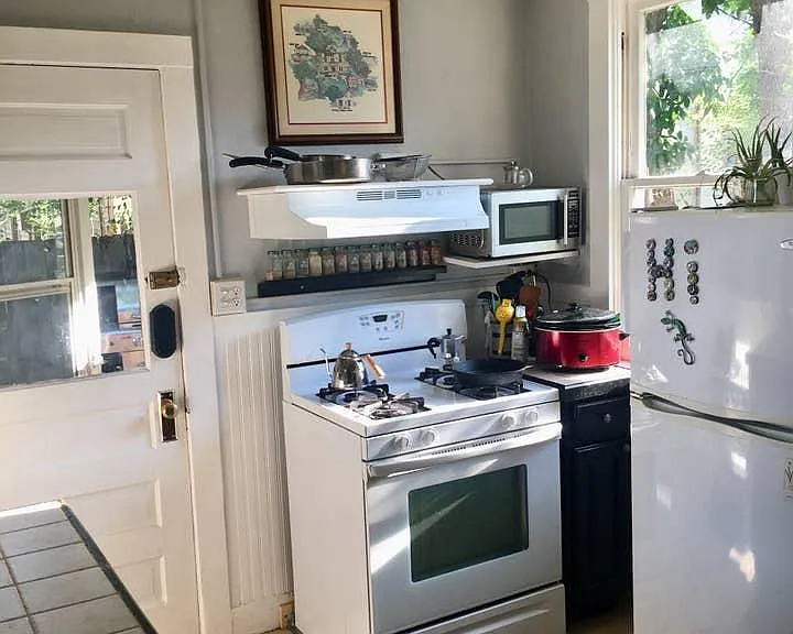 Gas stove, microwave will be left in home for tenant use