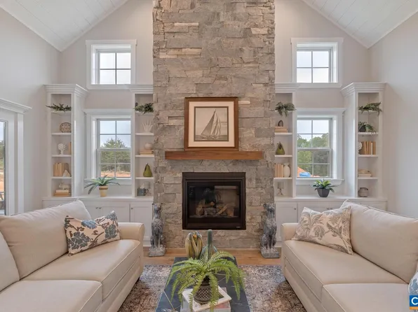 923 Marsh Ln, Charlottesville, VA 22903