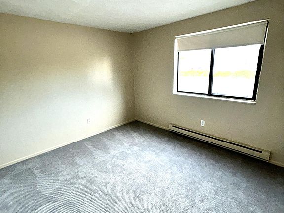 5th image of 608 South St #25