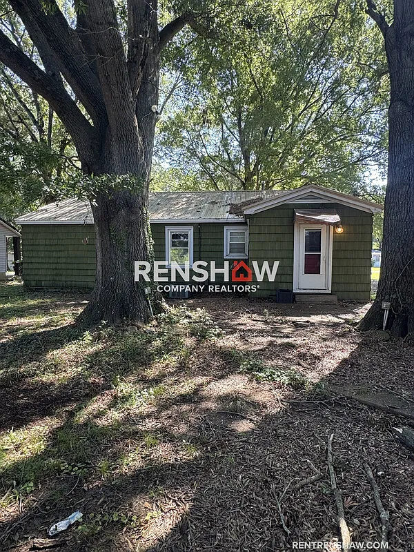 3 bed, 2.0 bath, 1268 sqft, $1,075 — Photo 2
