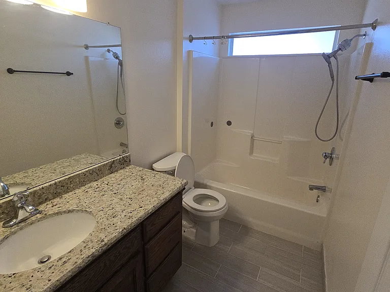 112 Cades Ct — Photo 15