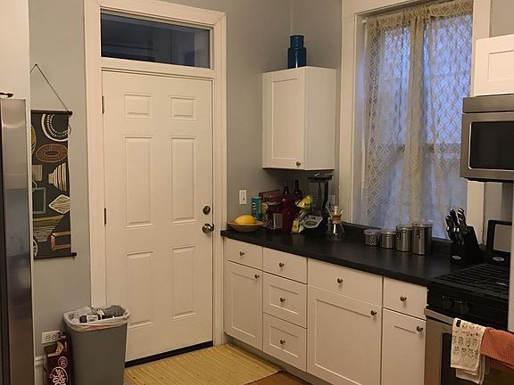 5th image of 715 W Roscoe St #7631221