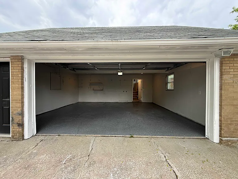 351 Clyde Ave — Photo 33
