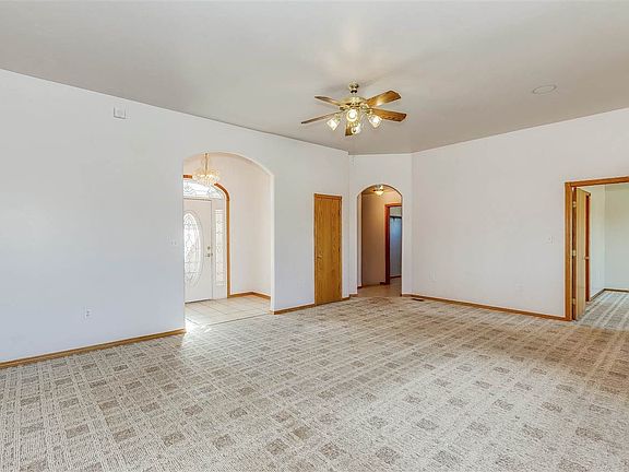 5th image of 10283 Robin Dr