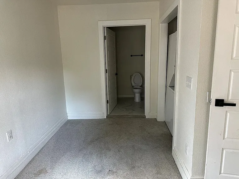 2518 Rockridge Dr — Photo 6