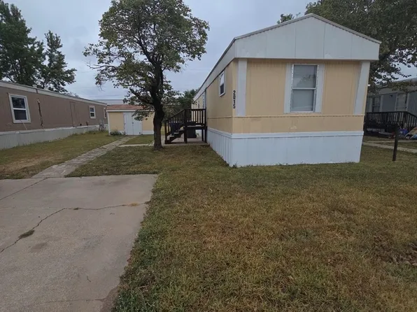 2015 W 3rd St, Newton, KS 67114