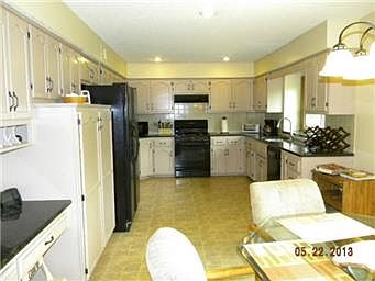 3rd image of 1557 N 85th Pl