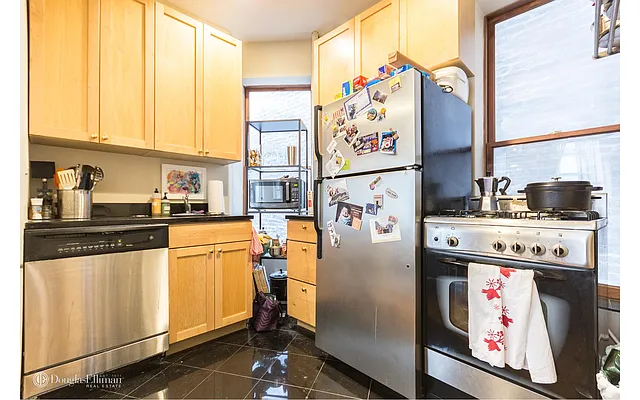 Rented by Douglas Elliman | media 16