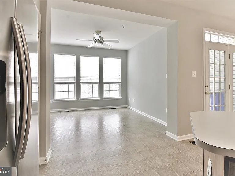 10707 Croydon Ct — Photo 8
