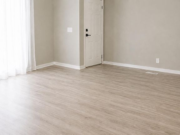 3rd image of 150 Crestwood Arch