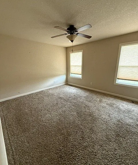 211 NE 19th Ct — Photo 10
