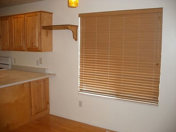 4th image of 857 E Forest Ct
