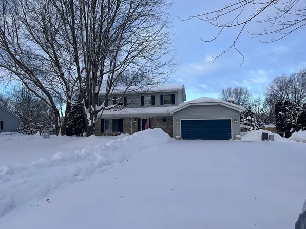 4N536 Arrowhead Dr, St Charles, IL 60175