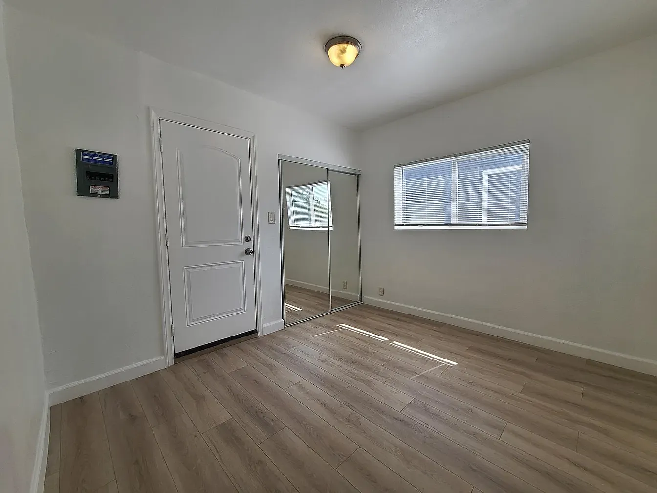 2 bed, $2,099 — Photo 4