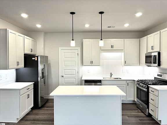 4th image of 1426 Johnstone Dr