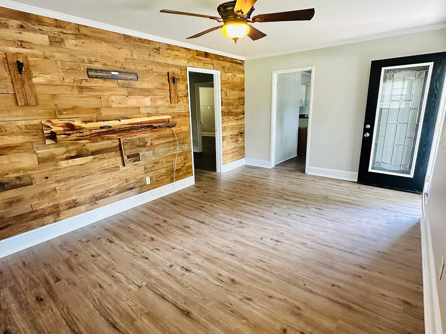 2 bed, 1.5 bath, 890 sqft, $1,200 — Photo 3