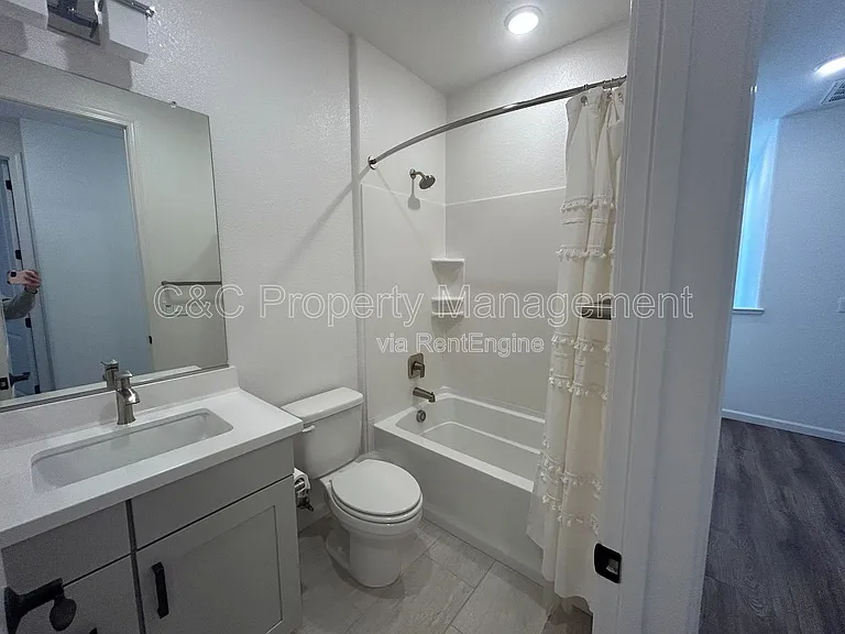 360 Pear Tree Ter #E — Photo 14