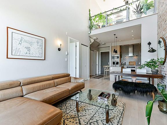 4th image of 262 Salter St #403