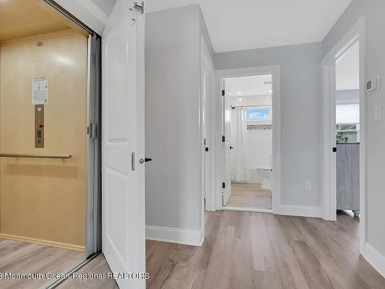 106 8th Ave — Photo 18