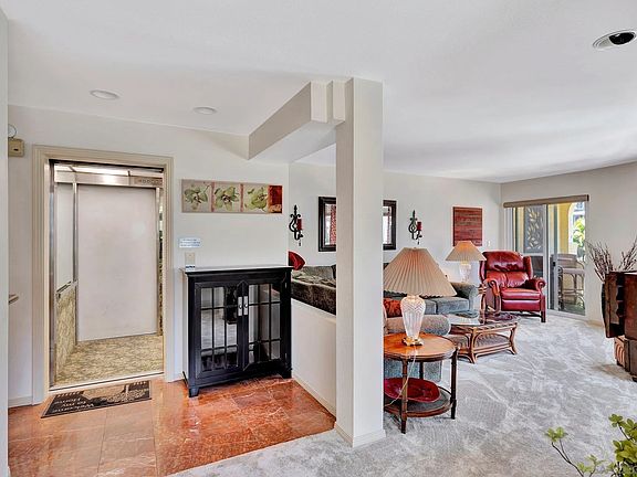 4th image of 8121 Camino Del Sol Unit 201