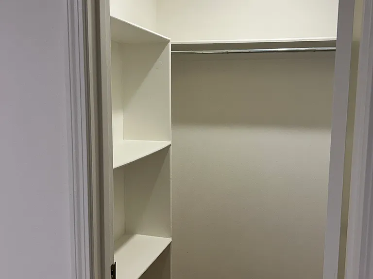 913 Hide A Way Ln — Photo 14