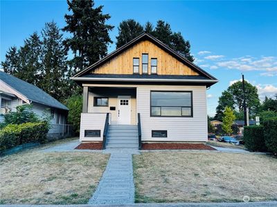 6724 42nd Avenue S, Seattle, WA, 98118