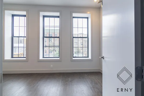 Rented by ERNY LLC | media 4