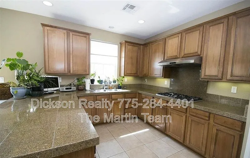 4 bed, 3.0 bath, 2583 sqft, $2,995 — Photo 4