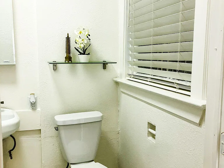 512 E Dewey Pl #5 — Photo 8