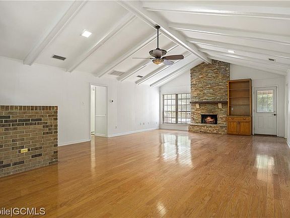 4th image of 5508 White Pine Dr #2