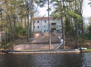 306 Fort Pond Rd, Lancaster, MA 01523